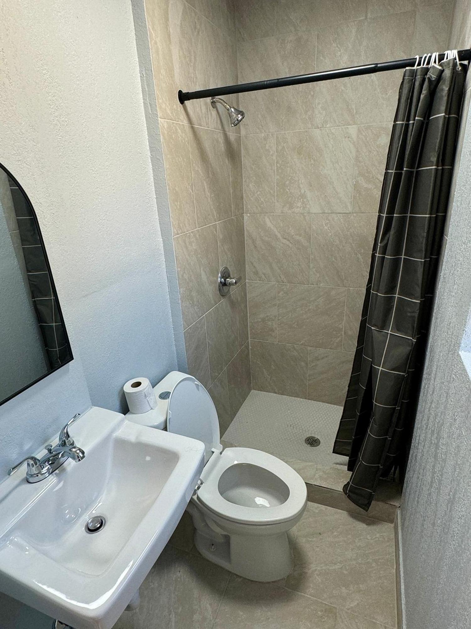 Budget Inn Томасвилл Экстерьер фото